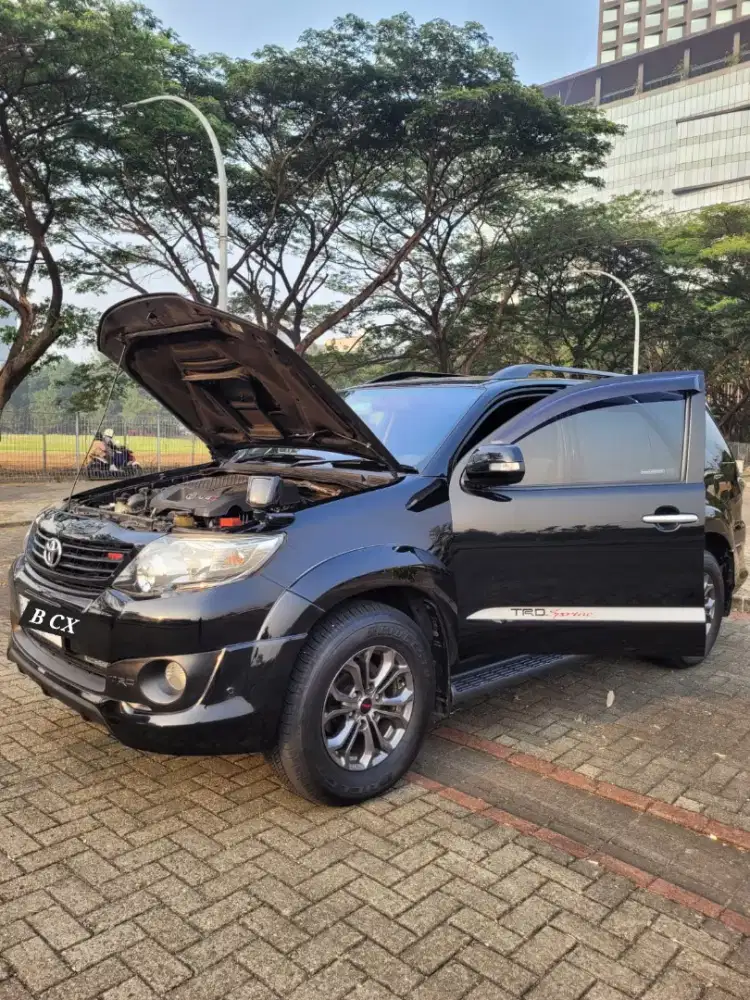 Fortuner VNT TRD 2015 Matic Hitam