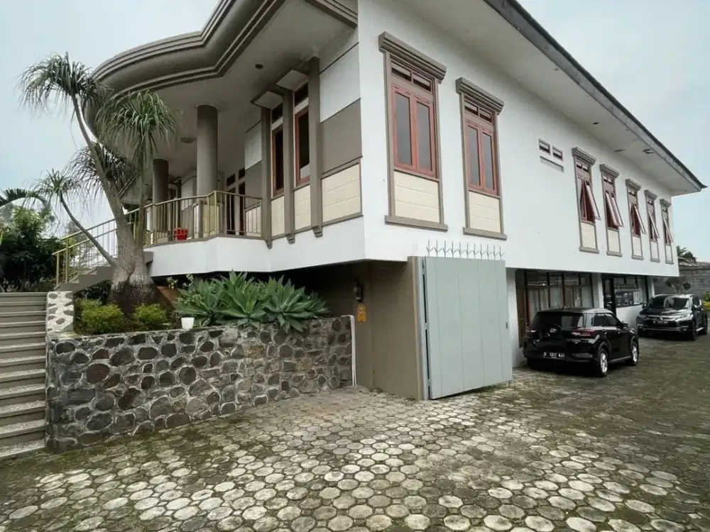 DIJUAL RUMAH 2 LANTAI KOKOH TERAWAT DI JL KARMEL I LEMBANG