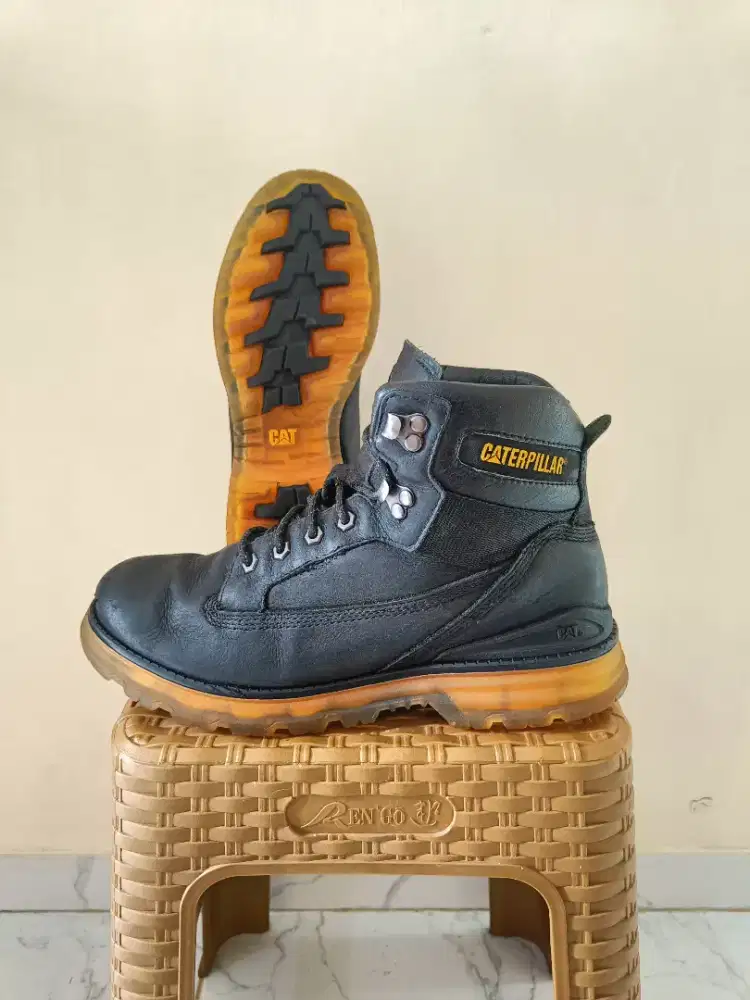 Sepatu Caterpillar original size 42 boot proyek motoran biker kerja