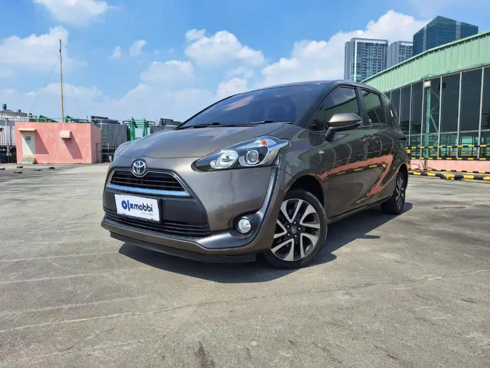 DP Murah Toyota Sienta  1.5 V Bensin-MT 2017