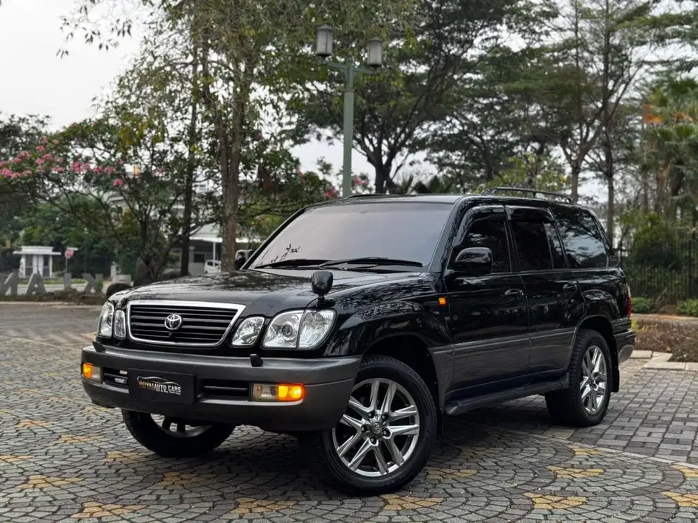 BEST CONDITION!! Toyota Land Cruiser Cygnus V8 AirSus A/T 2001 Hitam