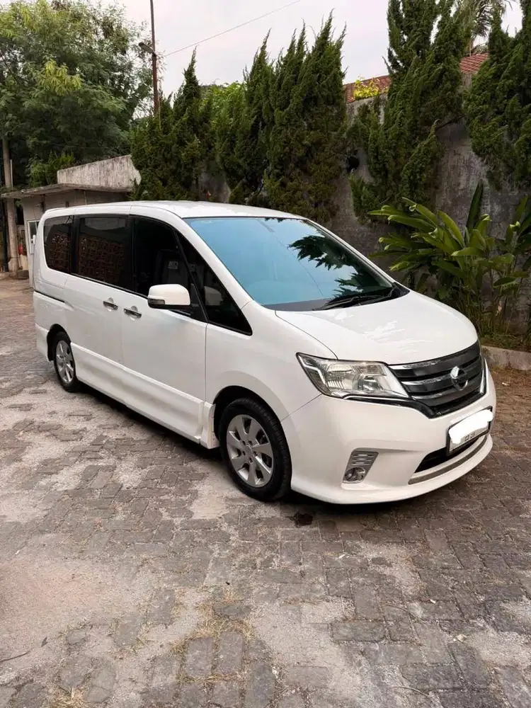 DIJUAL – Nissan Serena Highway Star A/T 2013
