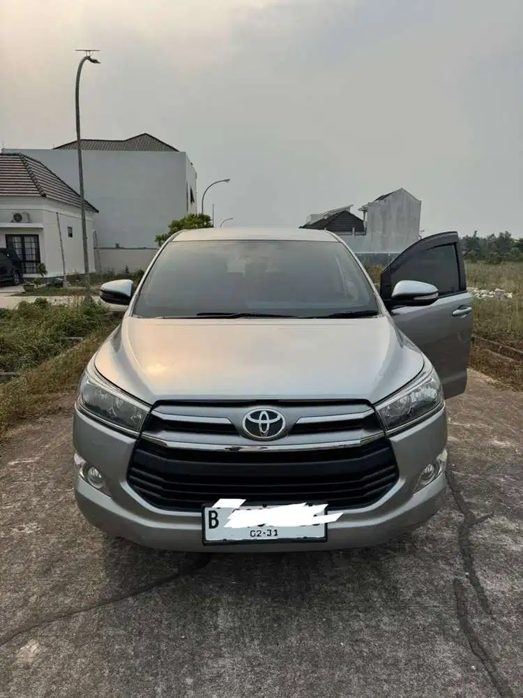 Mobil innova reborn type v 2016 bensin matic