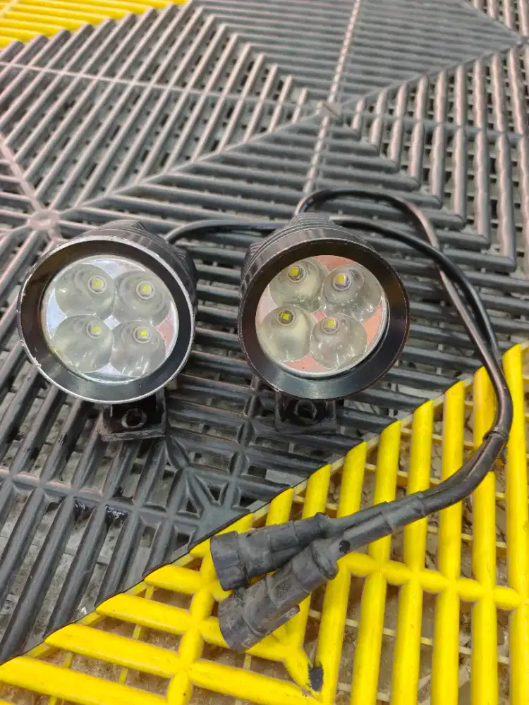 Dijual Lampu Tembak L4X Cree nyala Normal