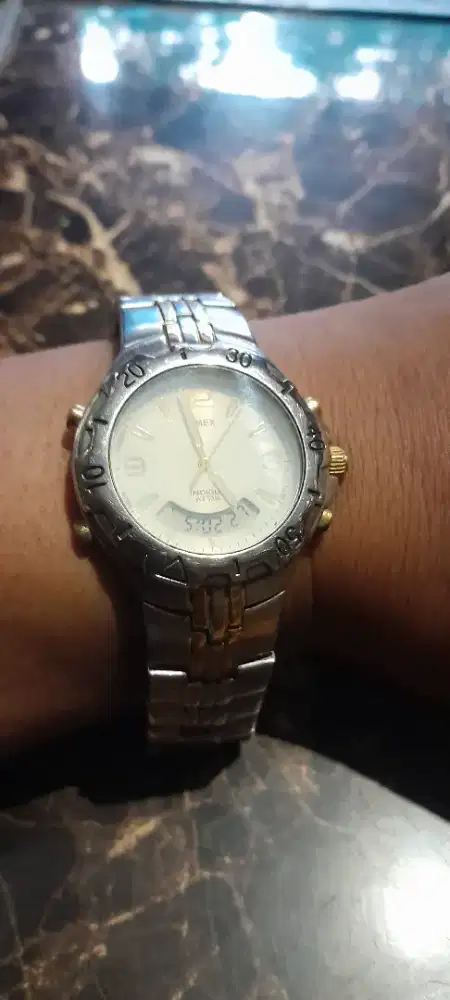 Jam tangan TIMEX