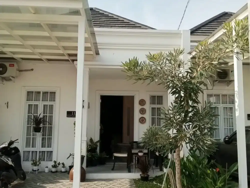 DIJUAL RUMAH MODEL AMERICAN CLASSIC TAKE OVER DI CIGANITRI BANDUNG