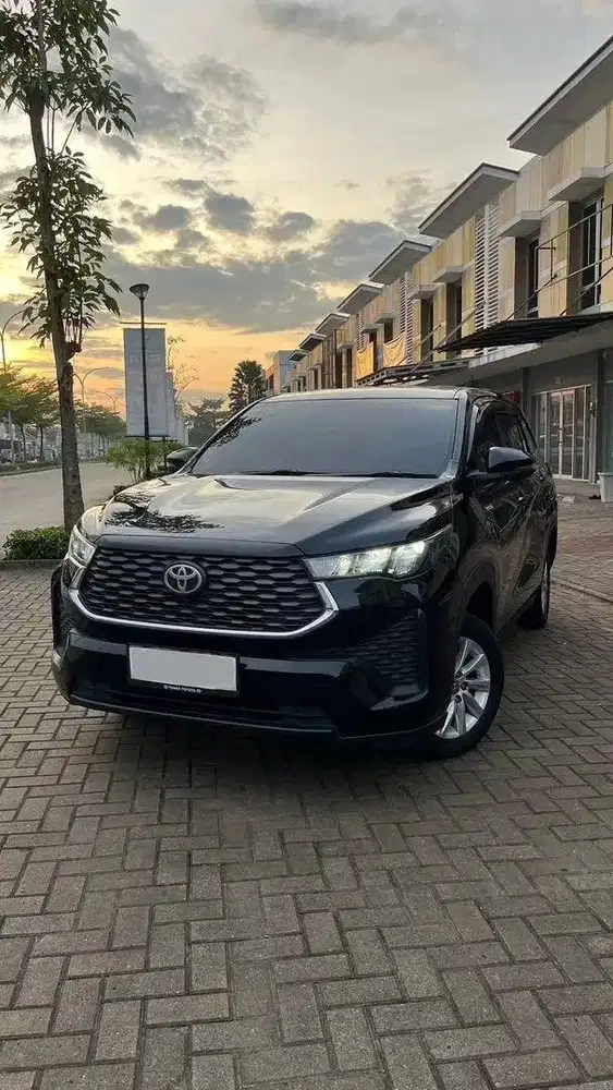 toyota kijang innova (2024)