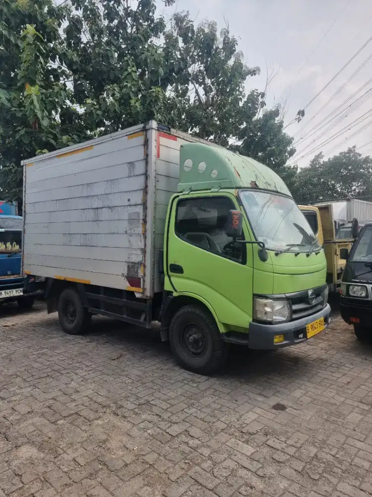 Hino Dutro th 2014 110 SD