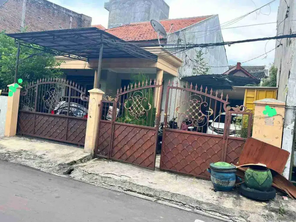 DIJUAL RUMAH DI PETEMON SURABAYA LOKASI STRATEGIS