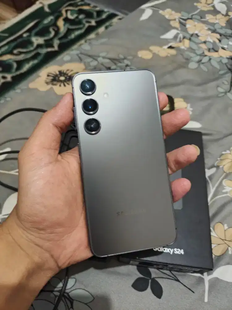 Samsung S24 8/256