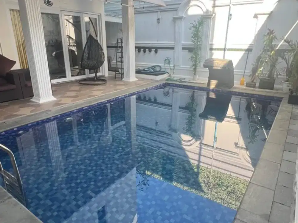 Jarang Ada Rumah Mewah 3 Lantai Full Furnished Dijual Murah - Sentul, Bogor