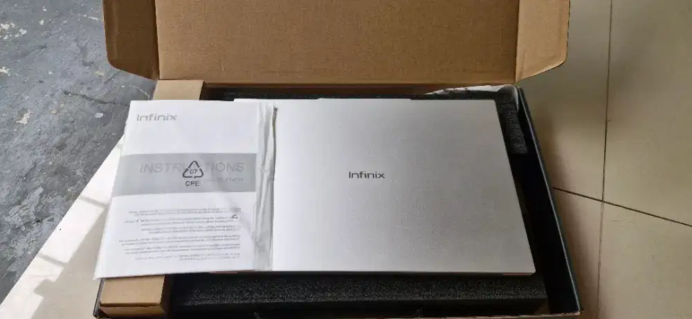 xbox laptop infinix 8gb / 512ssd