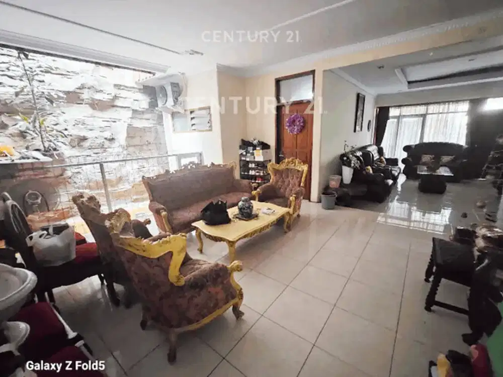 Rumah Besar 2 Lantai  Di Rawamangun Jakarta Timur S9898