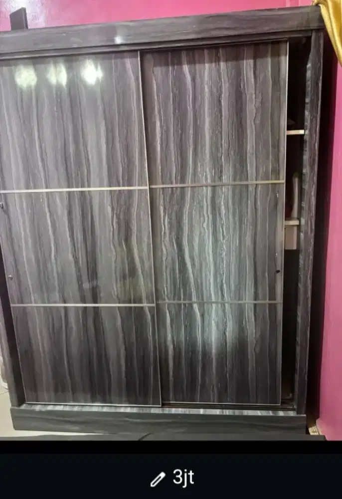 Lemari pintu geser