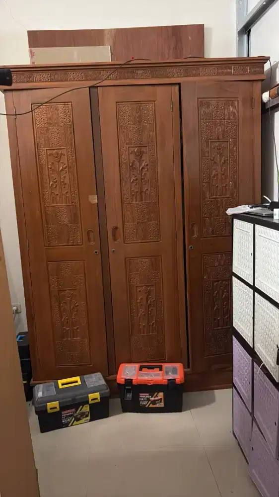 Lemari jati 3 pintu