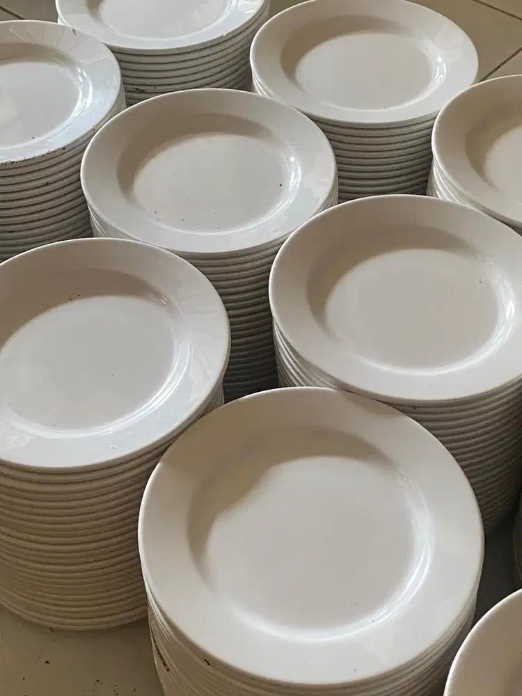 Piring saji akrilik