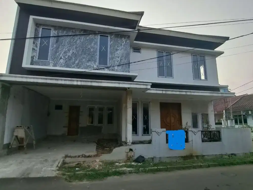 Dijual Cepat Rumah 3 lantai posisi Hoek di Vila Melati Mas