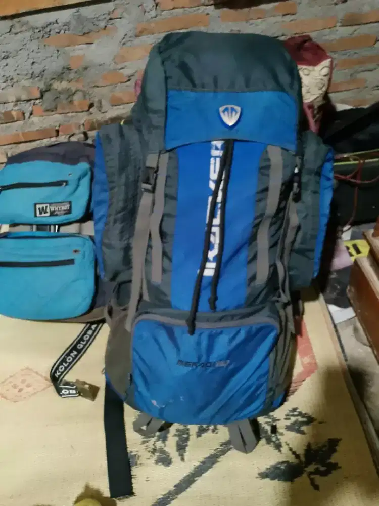 Tas gunung merk tracker