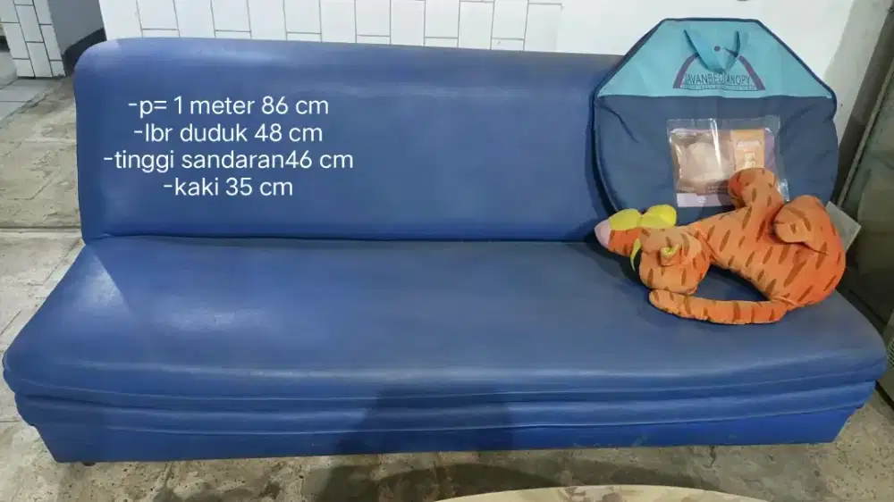 KURSI SOFA BIRU