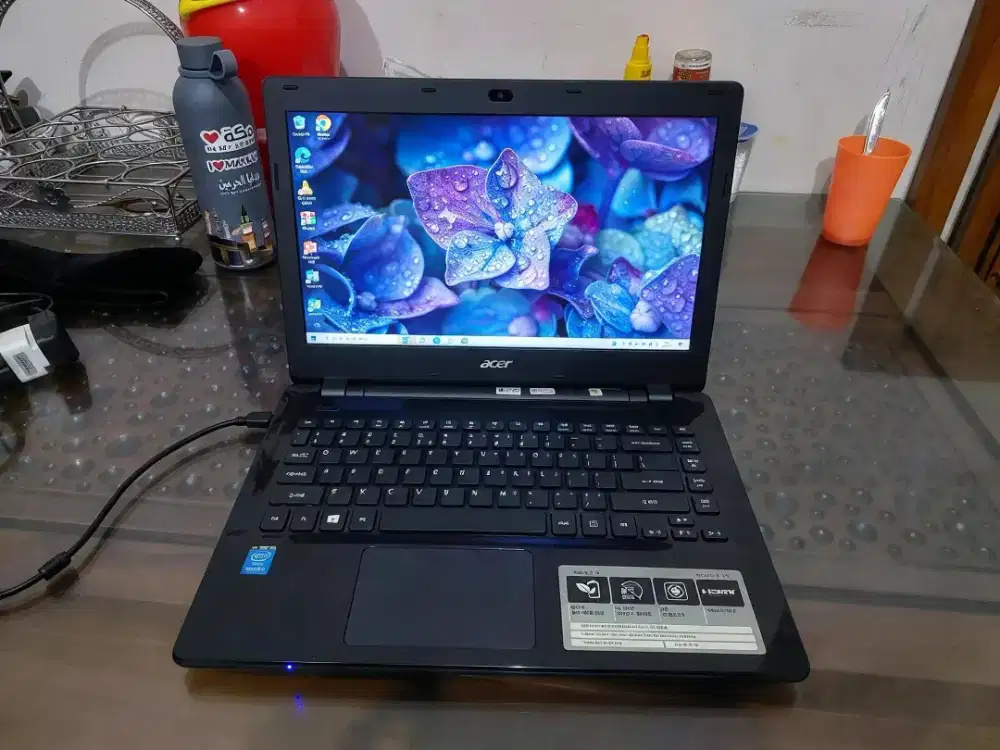 Laptop Acer E5-471 core i3 Ram 4gb Ssd 128Gb Layar 14 inch