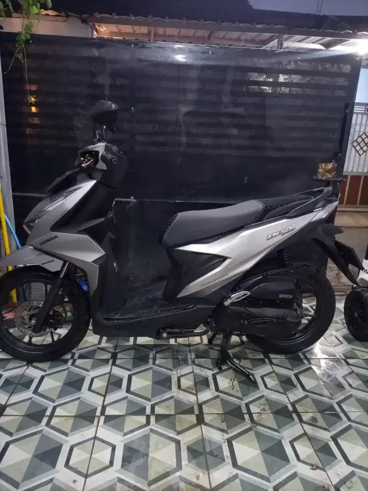 Beat deluxe 2021 km rendah