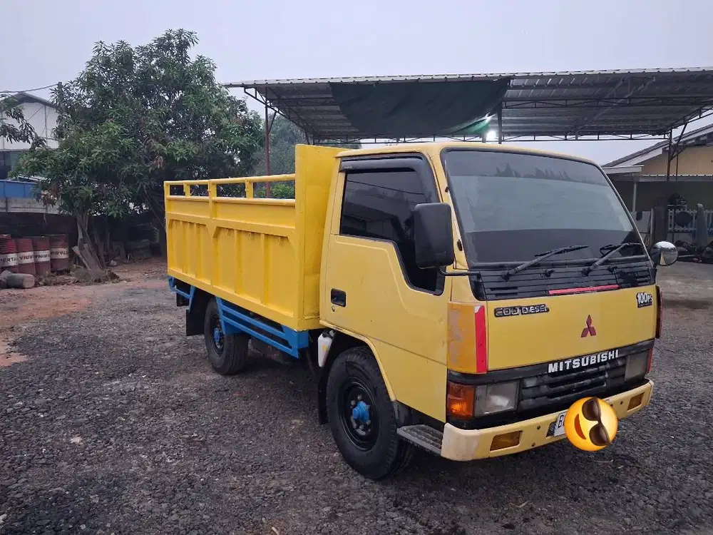 DIJUAL MITSUBISHI ENGKEL RAGASA PETAK TAHUN 2005
