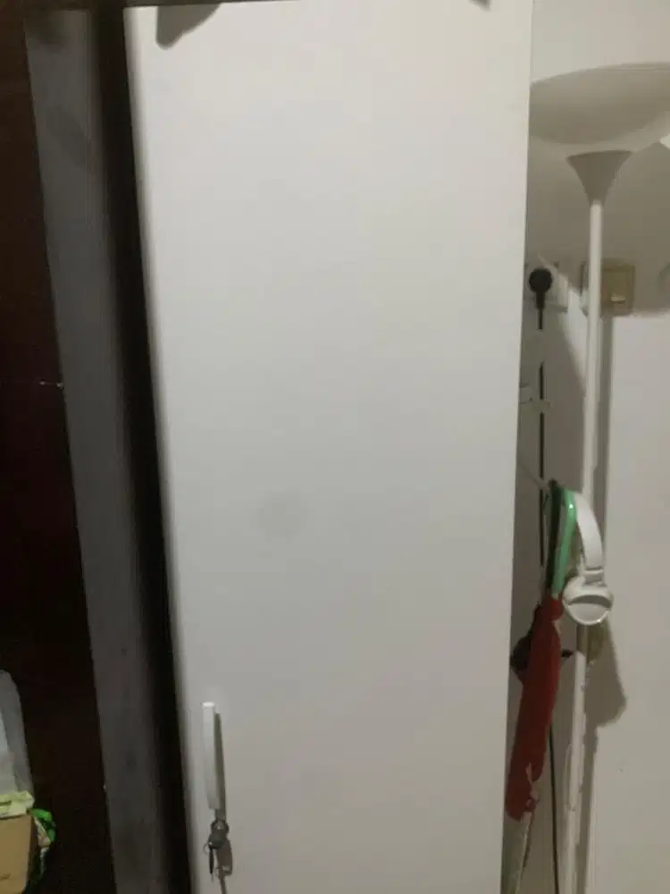 Lemari baju 1 pintu 4 saf baju kondisi baru Jual Cepat