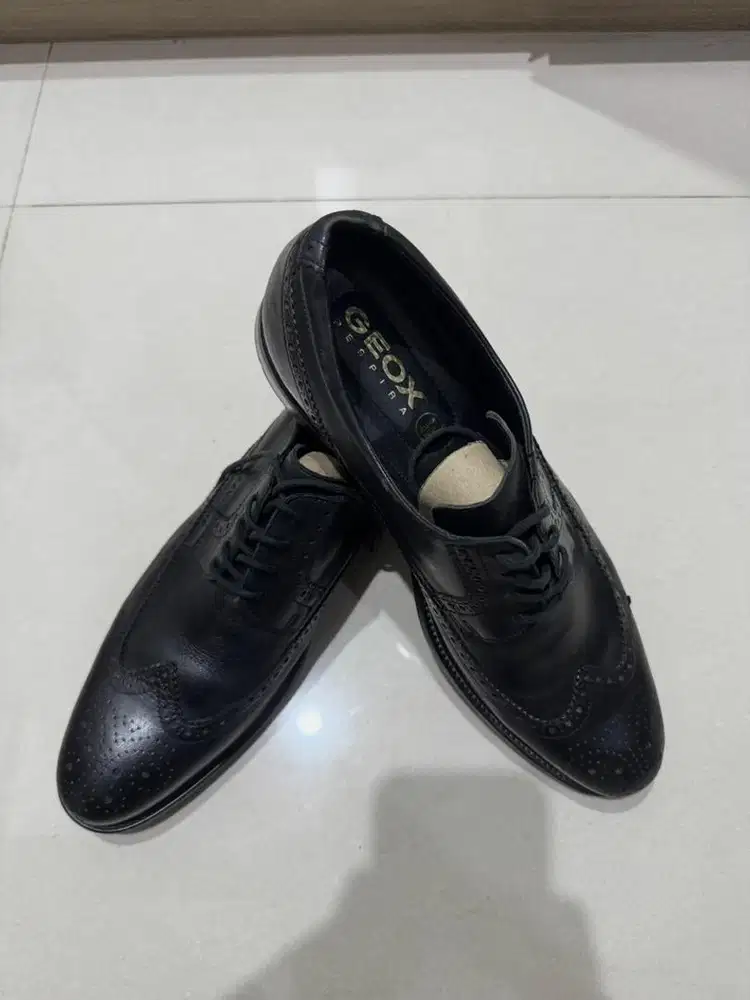 Sepatu formal pria. Brand Geox