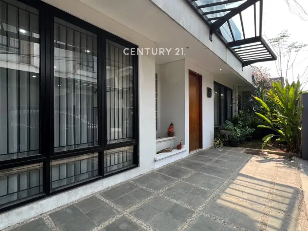 Rumah Luas Lingkungan Tenang Dan Asri Di Pulomas Barat S9975