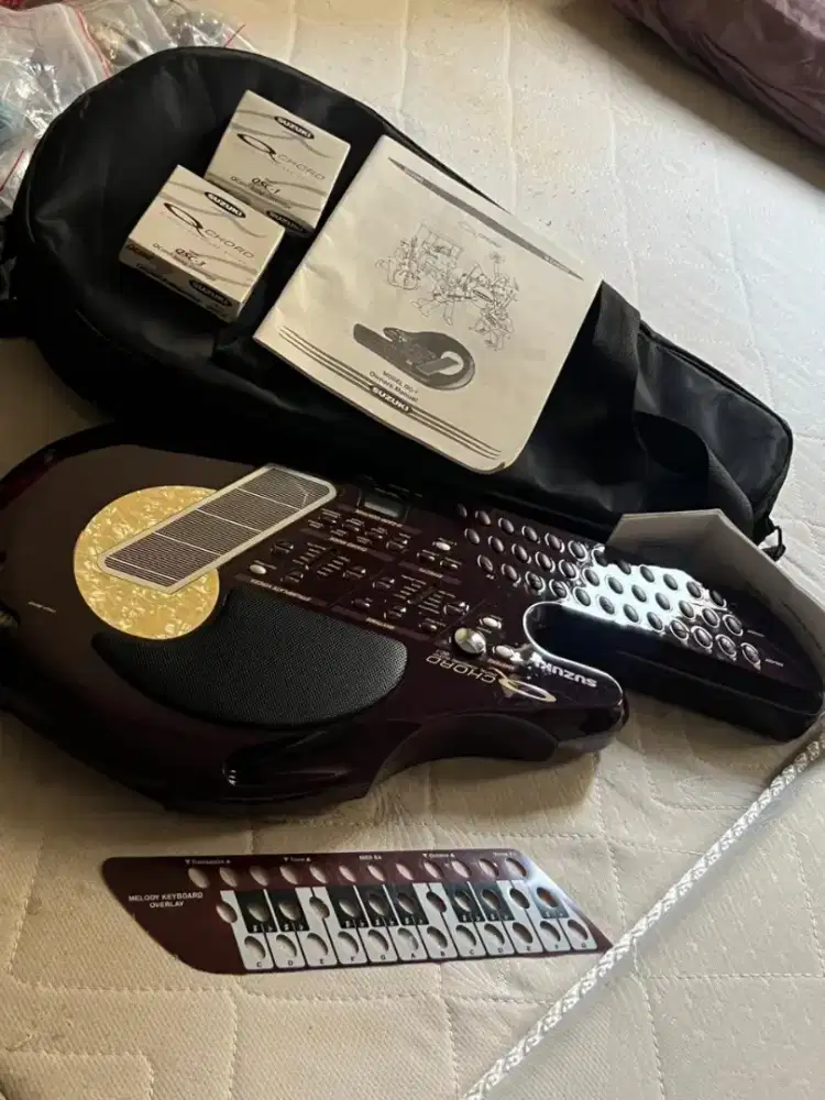 Suzuki Q Chord gitar elektrik second komplit mulus seperti baru