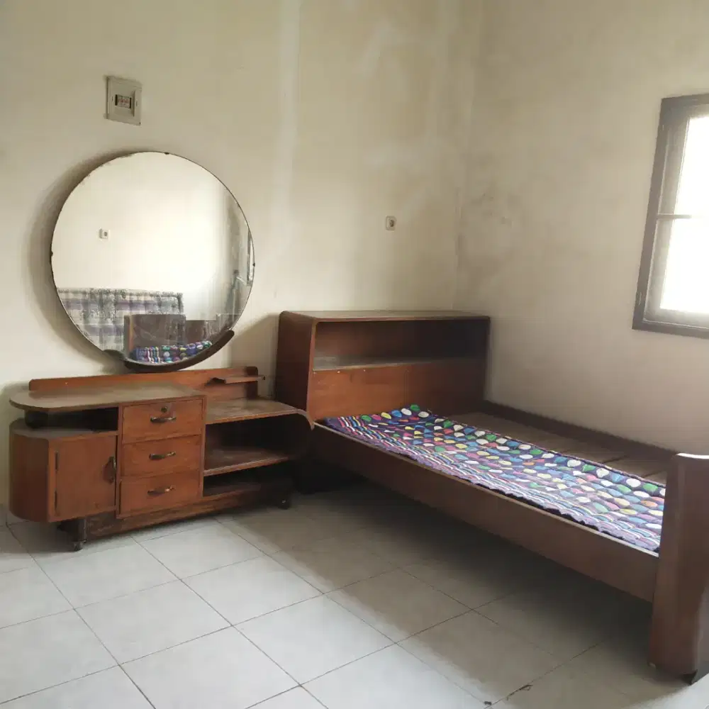 MEJA RIAS DAN T4 TIDUR