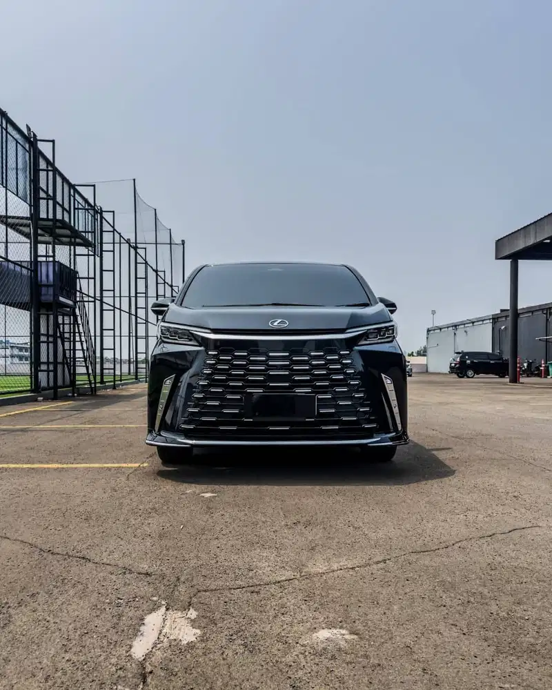 LEXUS LM350H HYBRID Tahun 2024