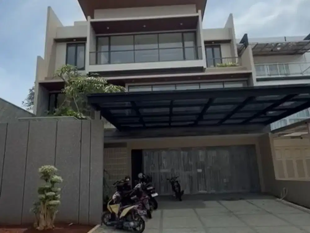 Rumah Bangunan Mandiri dengan Kolam Renang - Perumahan Sentul City Bogor