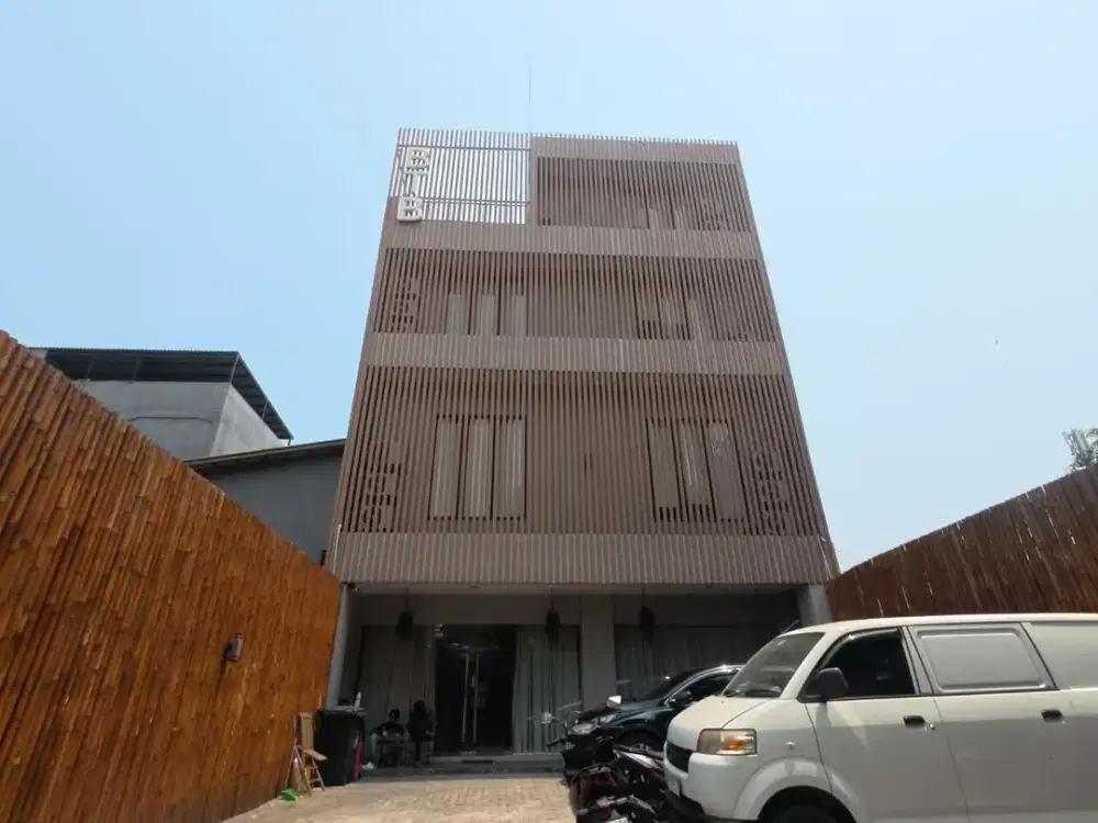 Jual Gedung di Berkah Tatabaruna area Jakarta Utara 4 Lantai Lokasi Strategis