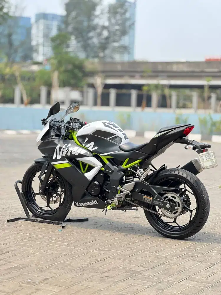 KAWASAKI NINJA MONO 250 SL HITAM PUTIH 2019 KM 5K PAJAK ON RASA BARU