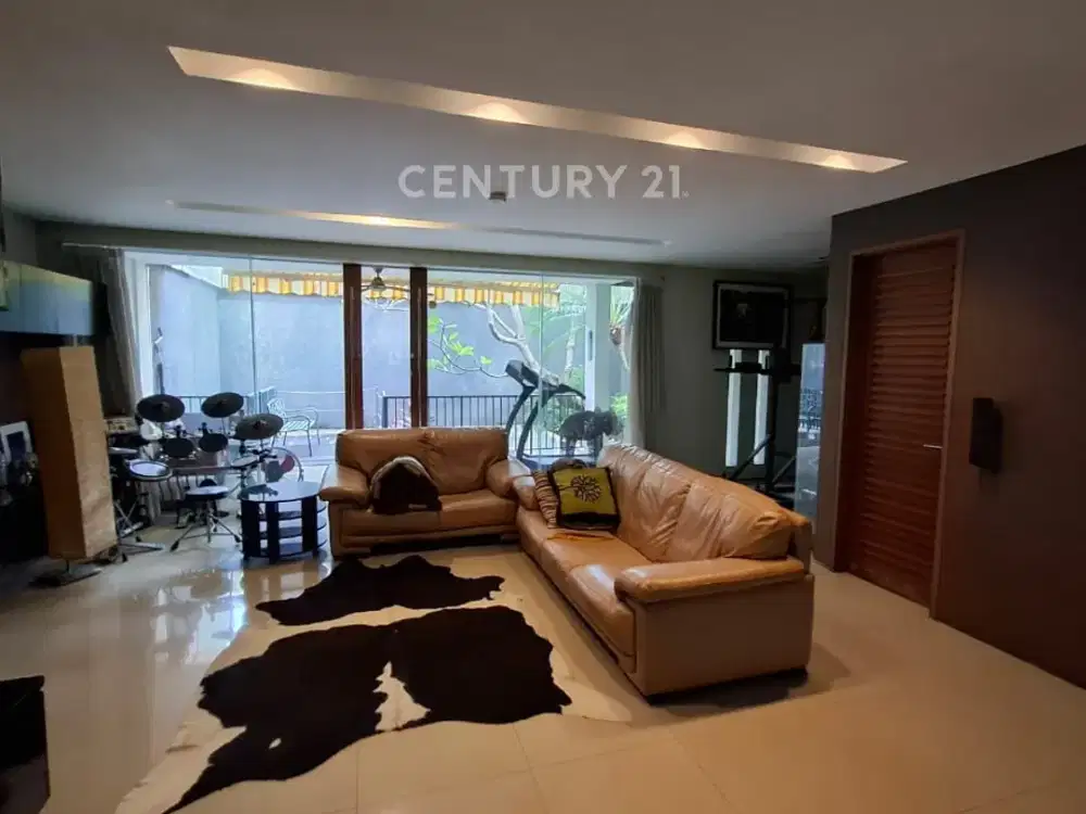 Rumah 3 Lantai Siap Huni Dan Strategis Di Rawamangun S9307