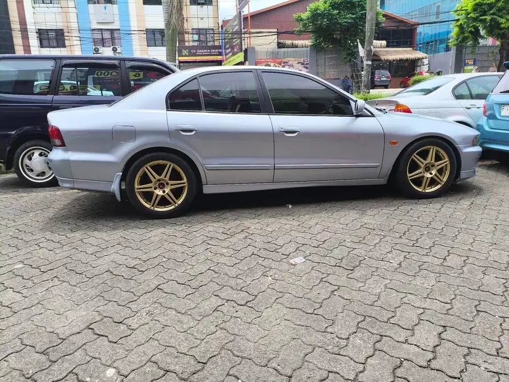 mitsubishi galant (2003)