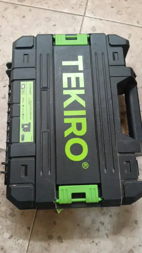Tekiro cordless stapler nailer gun xv 20v