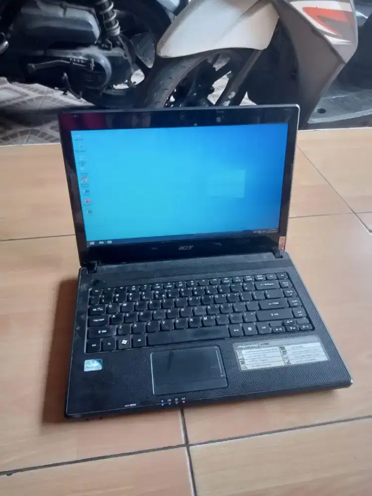 Laptop Acer  4738Z