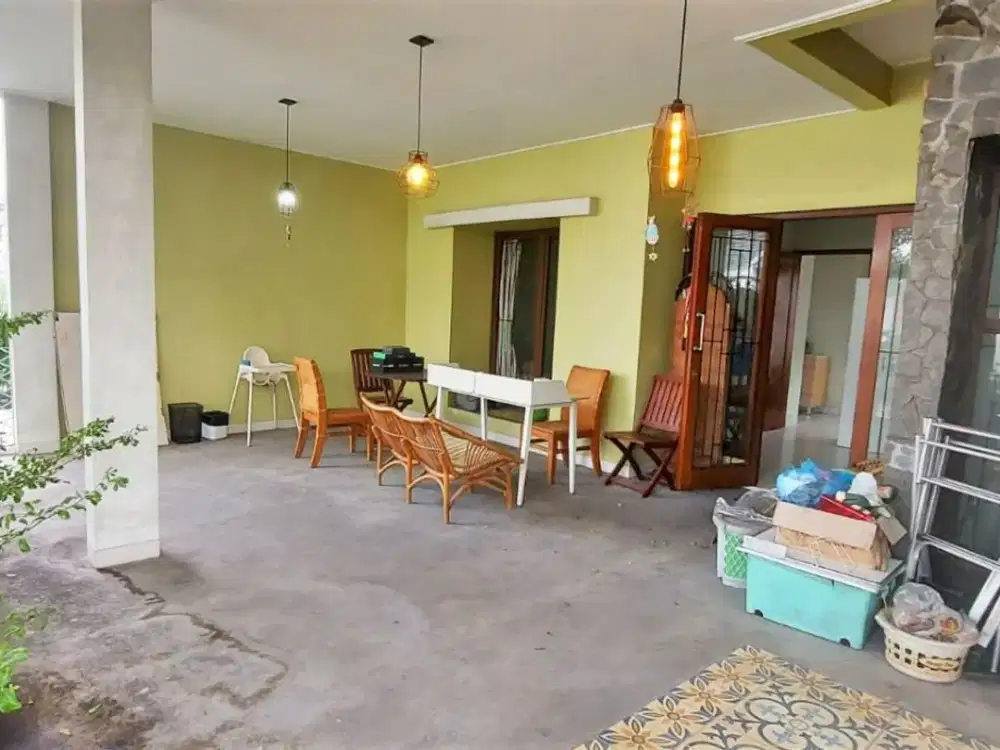 Dijual Rumah Nyaman di Emerald Bintaro 1932