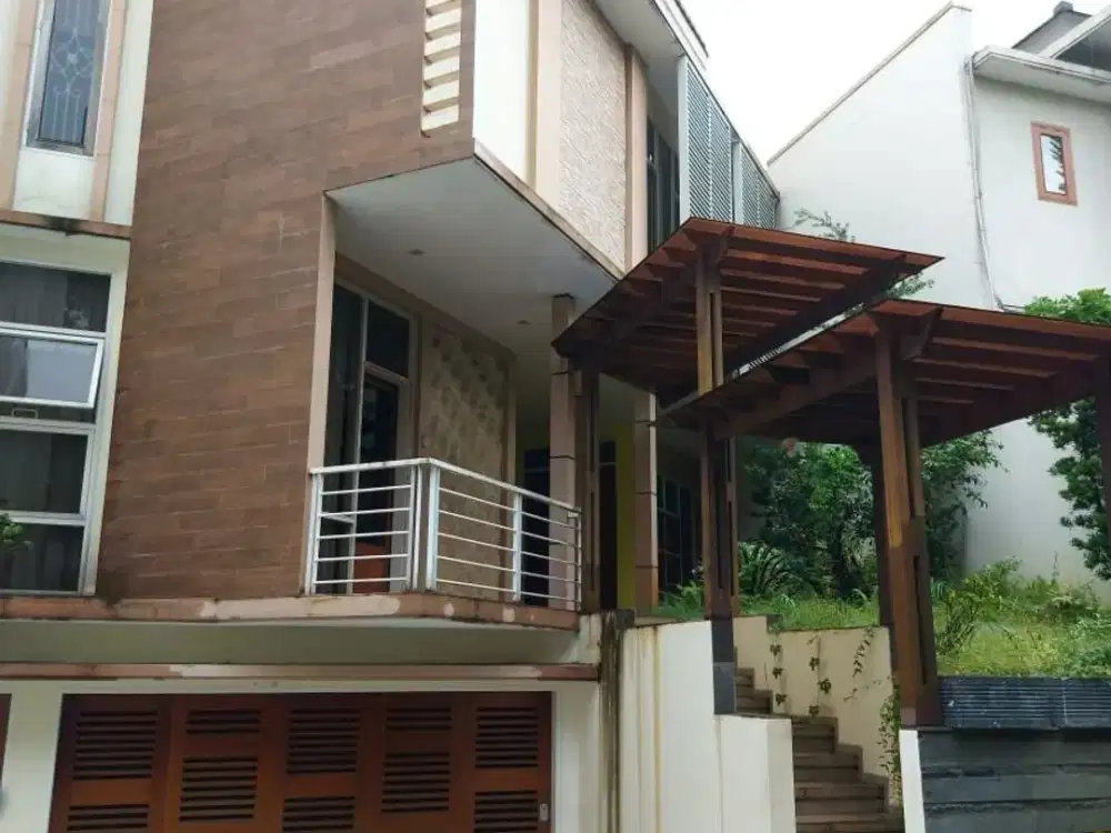 Dijual Rumah Dengan Kolam Renang di Lebak Bulus Jak Sel 8066