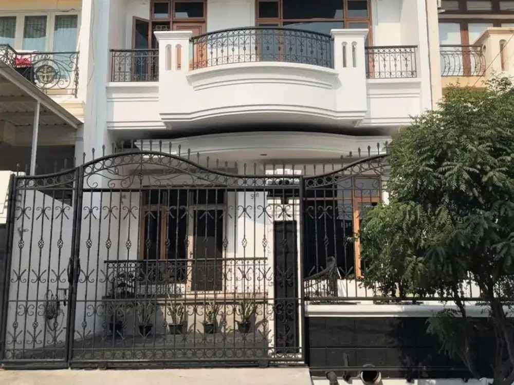 Rumah Luas Terawat di Pluit Penjaringan Jakarta Utara 10985