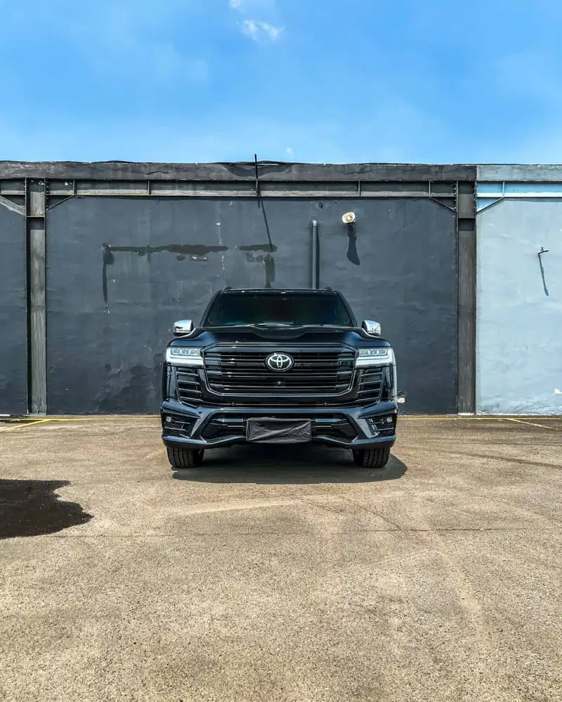 TOYOTA LAND CRUISER VXR 300 4X4 Tahun 2023