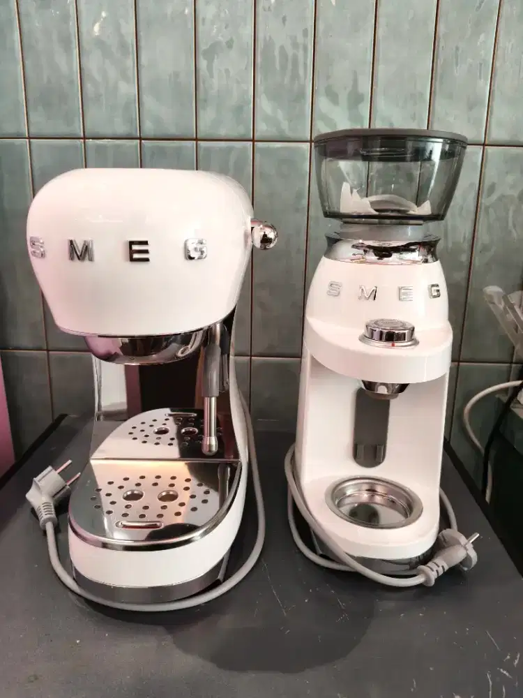 Mesin coffe merek Smeeg bekas seperti baru pemakaian baru 1 Minggu