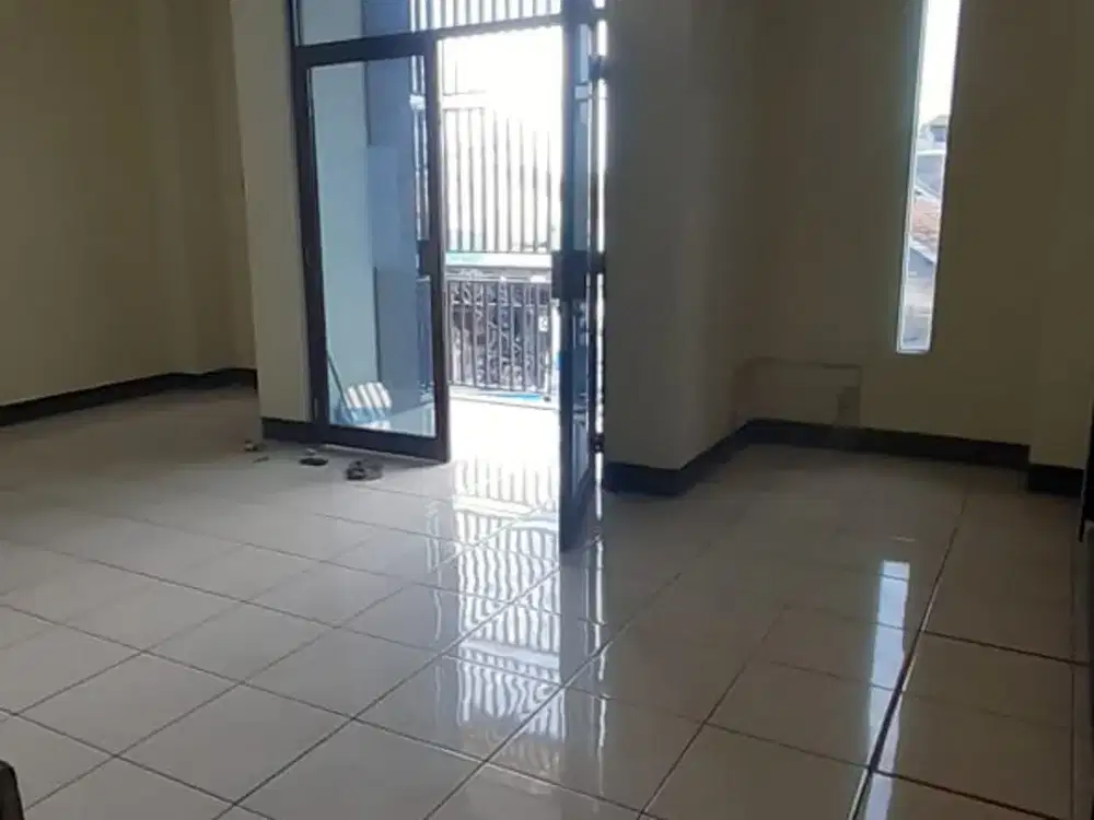TERMURAH DIJUAL DAN DISEWAKAN RUKO 2 LANTAI SIAP PAKAI COCOK UNTUK USAHA LOKASI DI KURDI REGENCY BANDUNG
