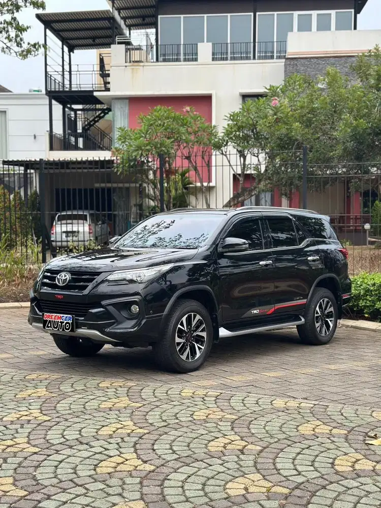 Toyota Fortuner VRZ TRD Diesel 2019 Hitam 2020 Pajero Sport Santa fe
