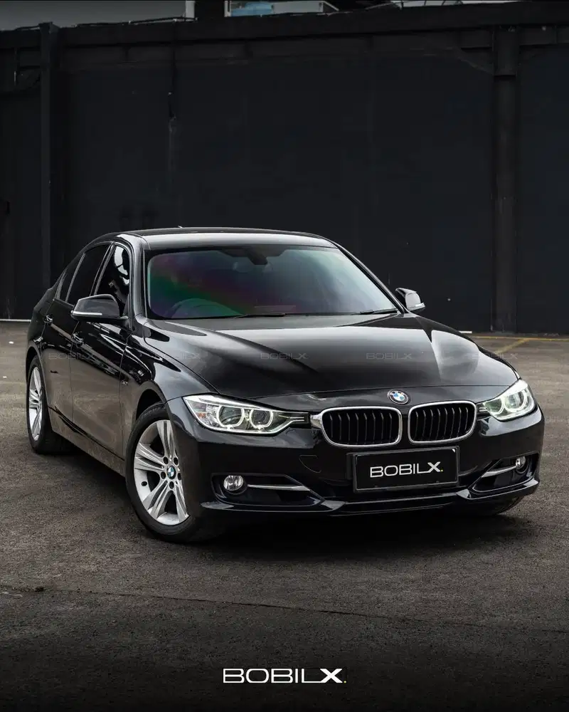 NIK 2014 BMW 320i SPORT