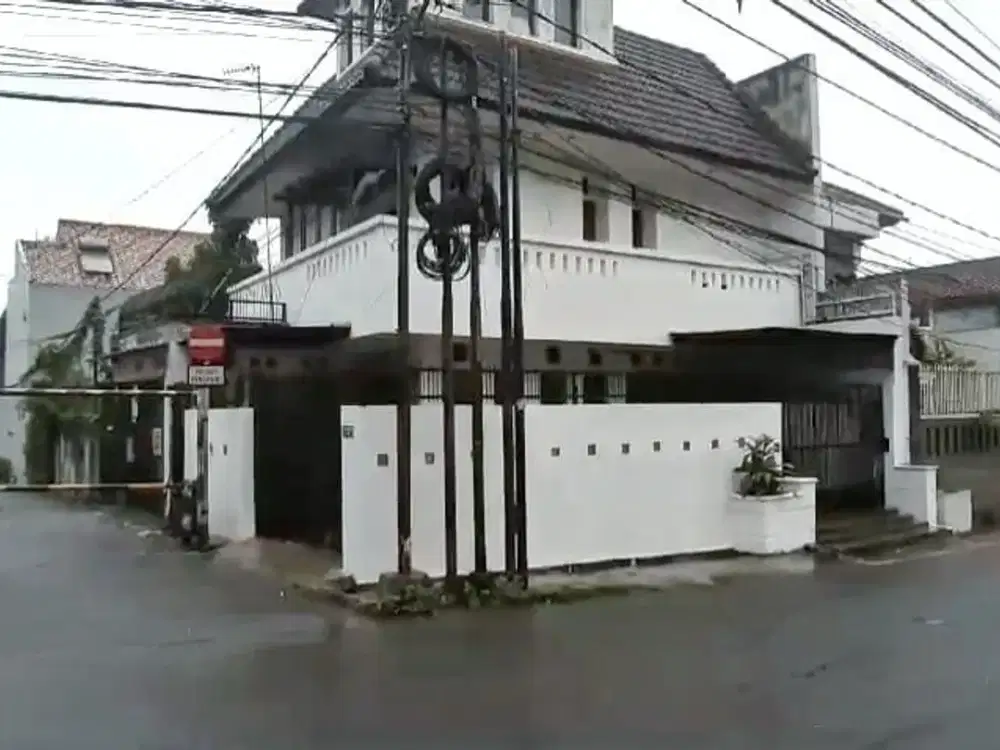 DUA MUKA JALAN! RUMAH DEKAT CITOS & MRT CILANDAK