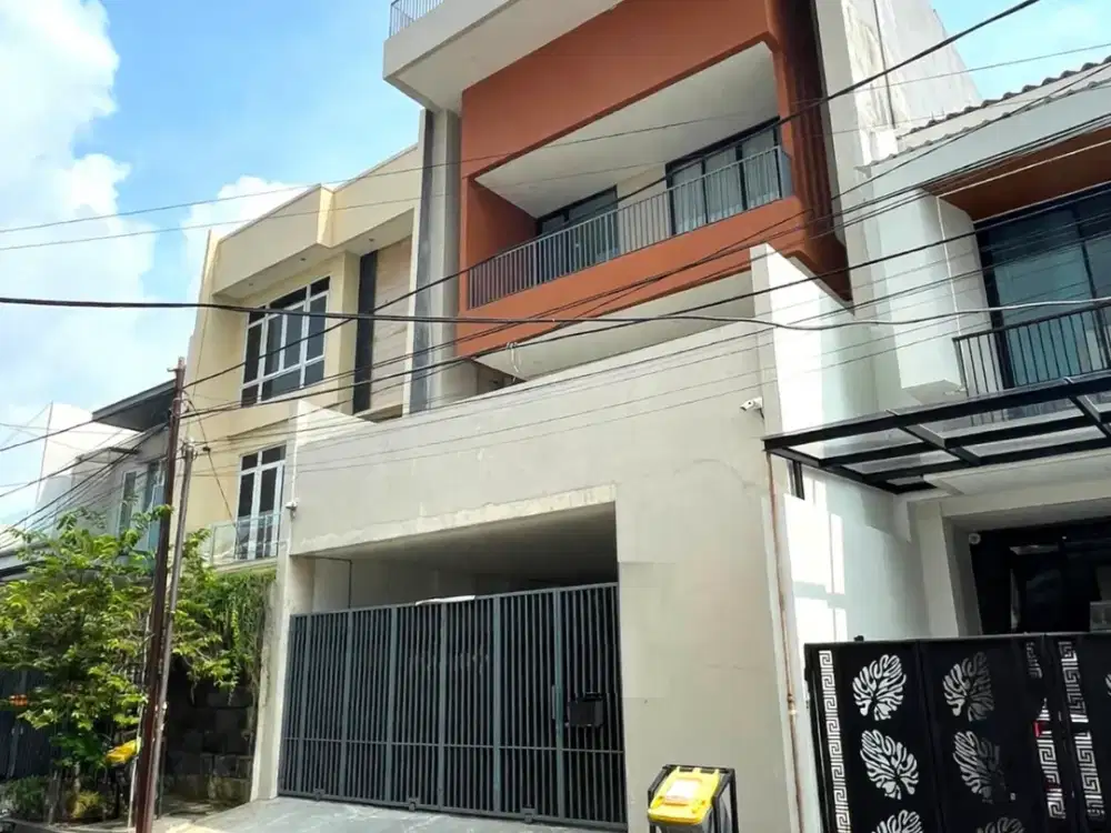 Dijual Rumah Di Pulomas – Jakarta Timur 4 lantai Fully Furnished Luas 8x18 144meter
