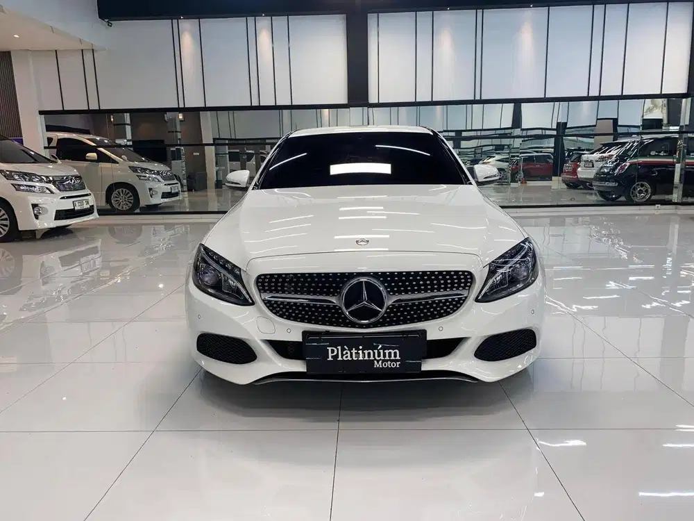 MERCEDES BENZ C200 AT